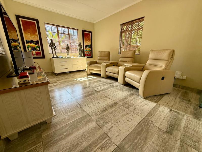 5 Bedroom Property for Sale in Wierda Park Gauteng