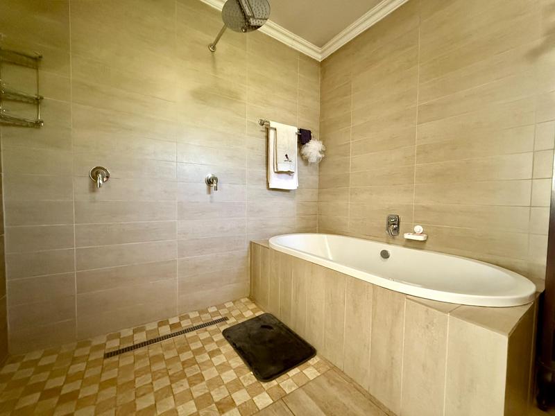 5 Bedroom Property for Sale in Wierda Park Gauteng