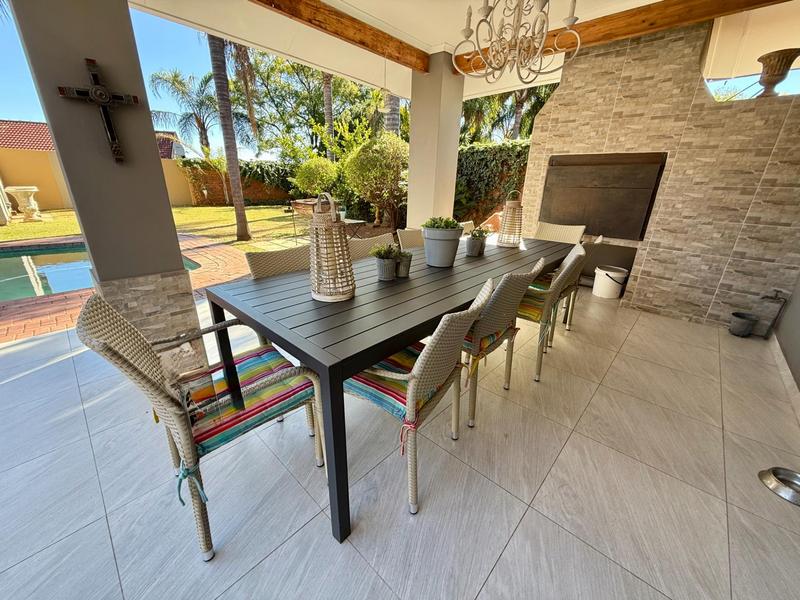 5 Bedroom Property for Sale in Wierda Park Gauteng