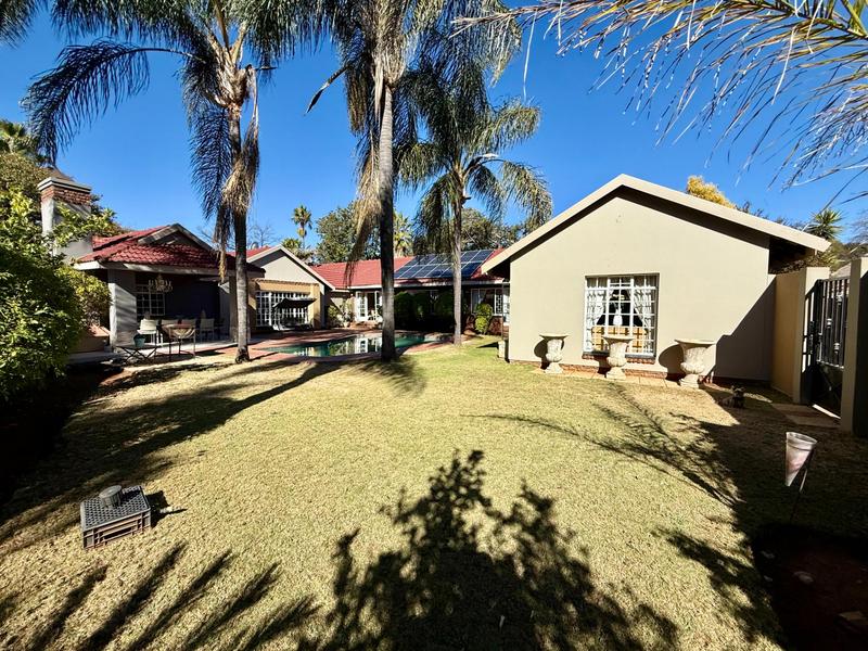 5 Bedroom Property for Sale in Wierda Park Gauteng