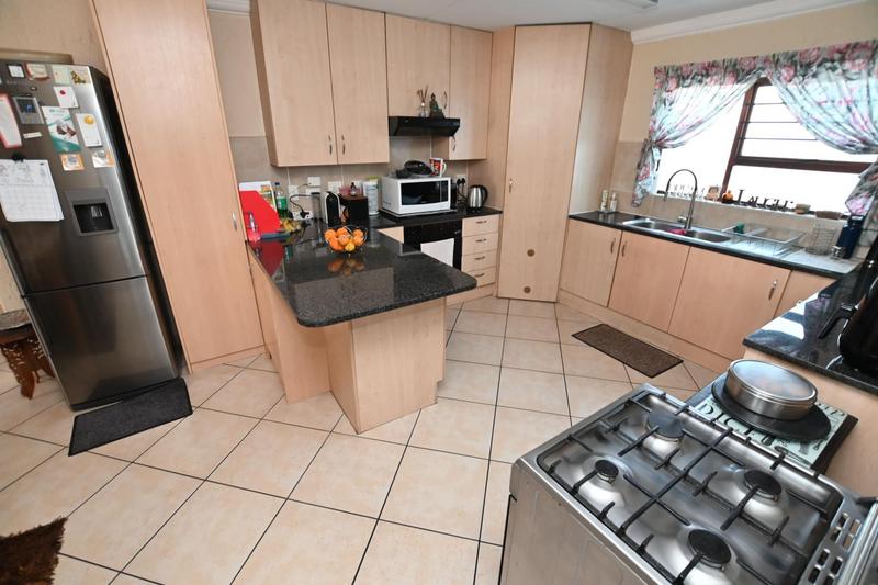 To Let 2 Bedroom Property for Rent in Paulshof Gauteng