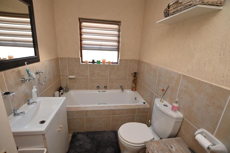 To Let 2 Bedroom Property for Rent in Paulshof Gauteng