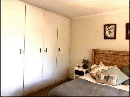 2 Bedroom Property for Sale in Sunninghill Gauteng
