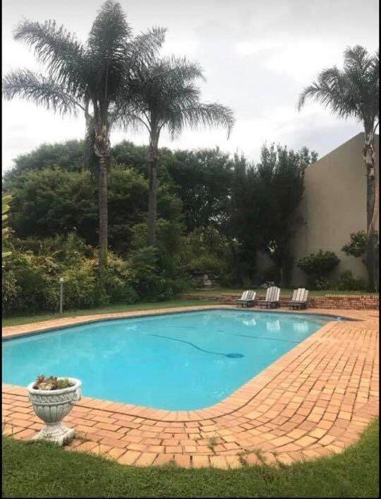 2 Bedroom Property for Sale in Sunninghill Gauteng