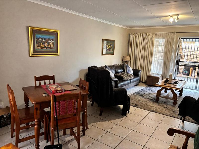 To Let 2 Bedroom Property for Rent in Eldoraigne Gauteng