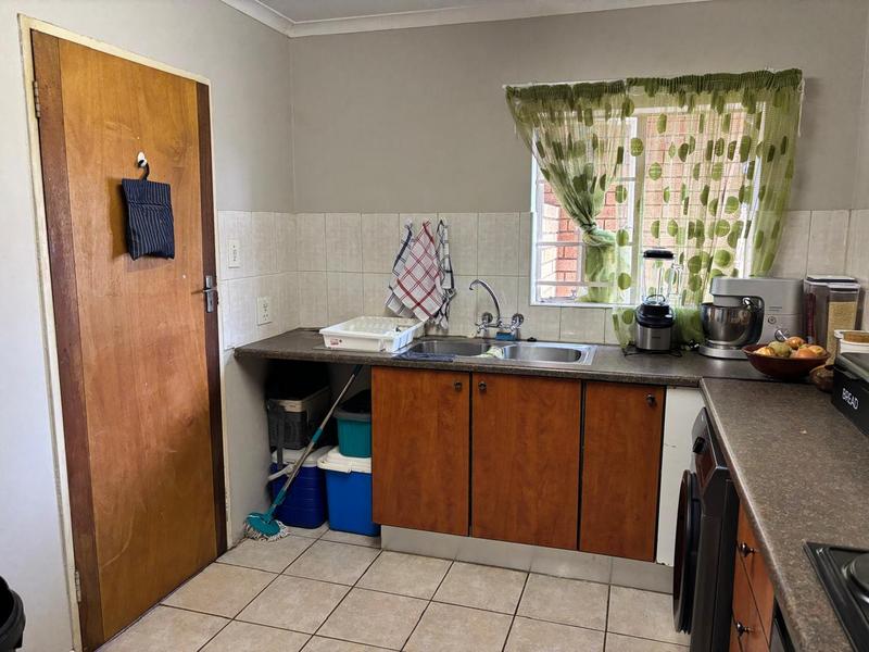 To Let 2 Bedroom Property for Rent in Eldoraigne Gauteng