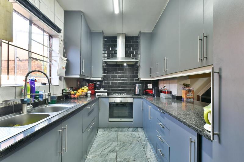 4 Bedroom Property for Sale in Weltevreden Park Gauteng