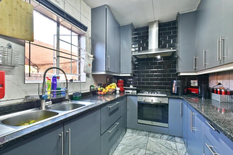 4 Bedroom Property for Sale in Weltevreden Park Gauteng