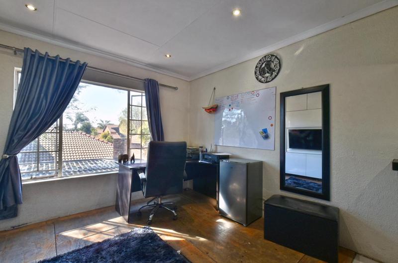 4 Bedroom Property for Sale in Weltevreden Park Gauteng