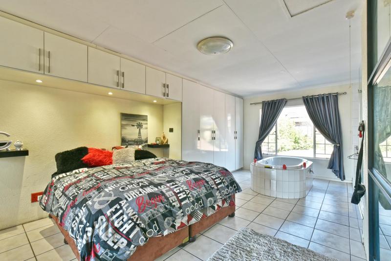 4 Bedroom Property for Sale in Weltevreden Park Gauteng