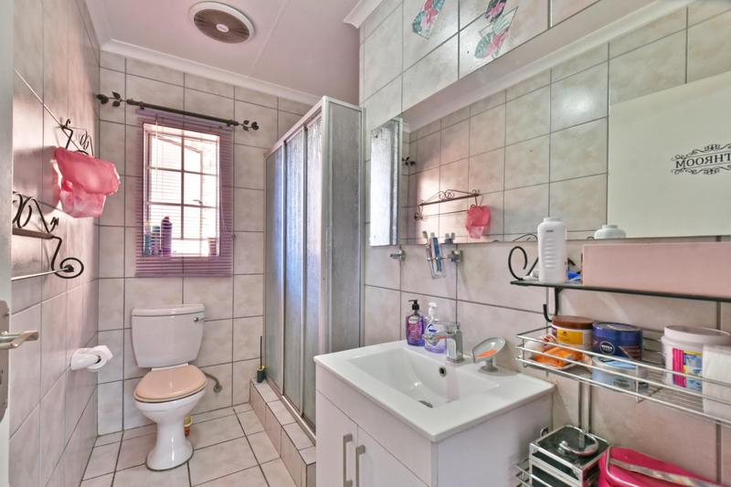4 Bedroom Property for Sale in Weltevreden Park Gauteng