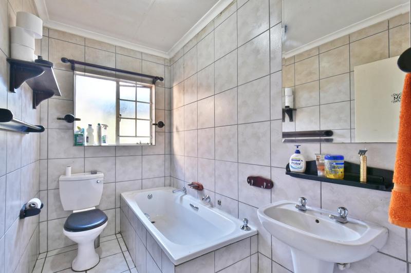 4 Bedroom Property for Sale in Weltevreden Park Gauteng