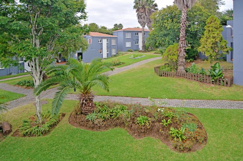 To Let 3 Bedroom Property for Rent in Radiokop Gauteng