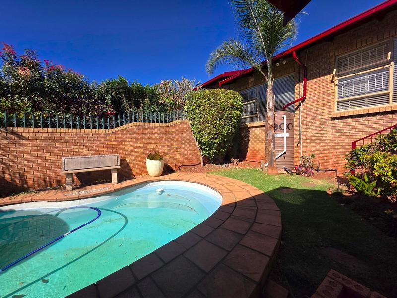 To Let 3 Bedroom Property for Rent in Roodekrans Gauteng