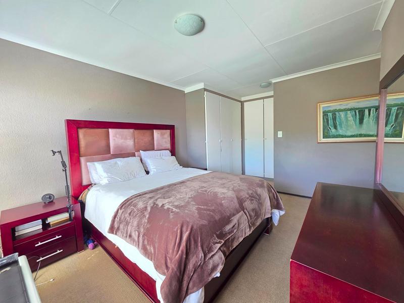 To Let 3 Bedroom Property for Rent in Roodekrans Gauteng