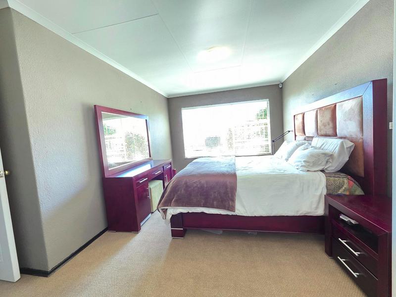 To Let 3 Bedroom Property for Rent in Roodekrans Gauteng
