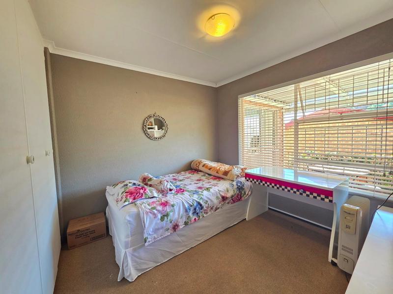 To Let 3 Bedroom Property for Rent in Roodekrans Gauteng