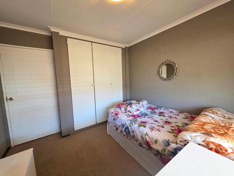 To Let 3 Bedroom Property for Rent in Roodekrans Gauteng