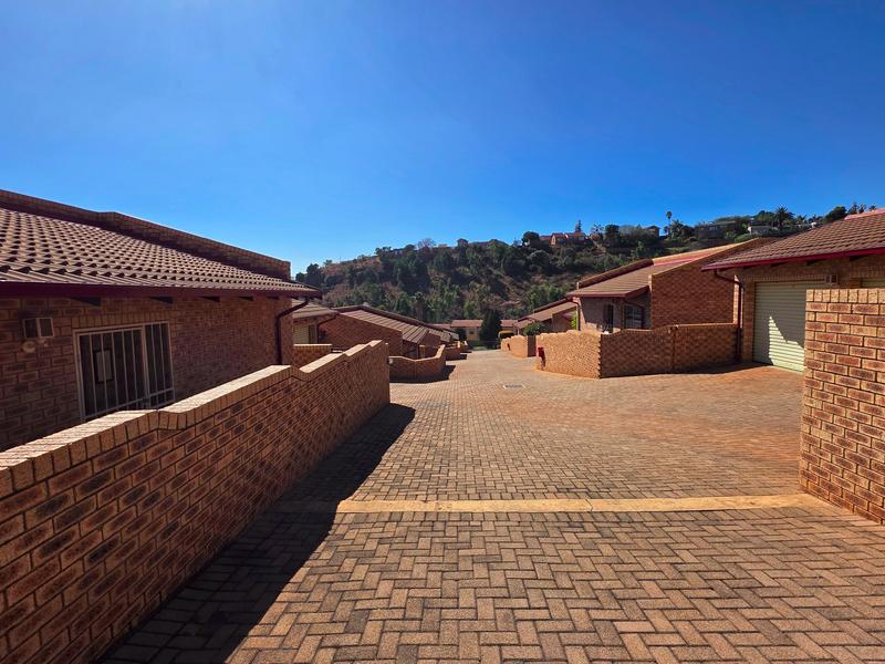 To Let 3 Bedroom Property for Rent in Roodekrans Gauteng