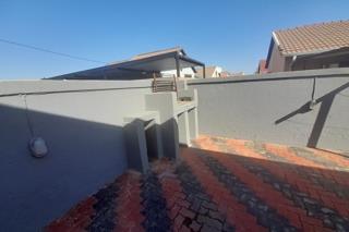 3 Bedroom Property for Sale in Rosslyn Gauteng