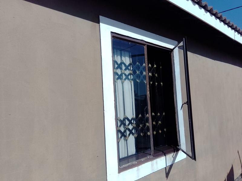 2 Bedroom Property for Sale in Refilwe Gauteng