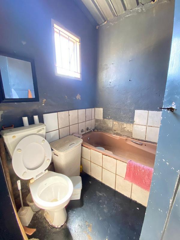 2 Bedroom Property for Sale in Braamfischerville Gauteng
