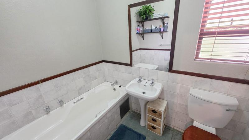 2 Bedroom Property for Sale in Sunninghill Gauteng