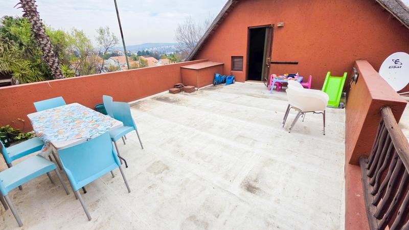 2 Bedroom Property for Sale in Sunninghill Gauteng