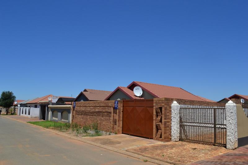 To Let 2 Bedroom Property for Rent in Protea Glen Gauteng