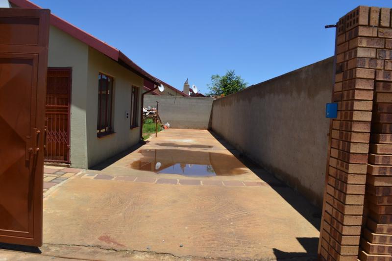 To Let 2 Bedroom Property for Rent in Protea Glen Gauteng