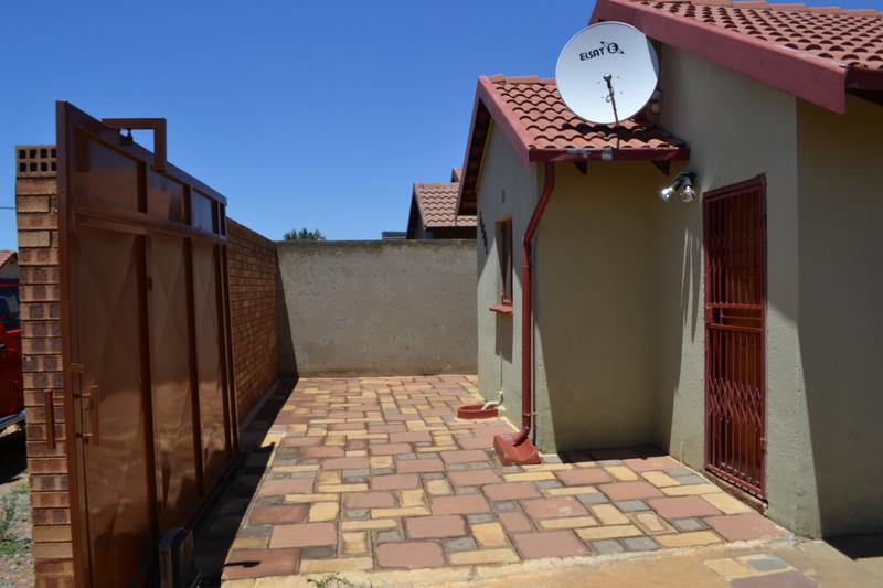 To Let 2 Bedroom Property for Rent in Protea Glen Gauteng