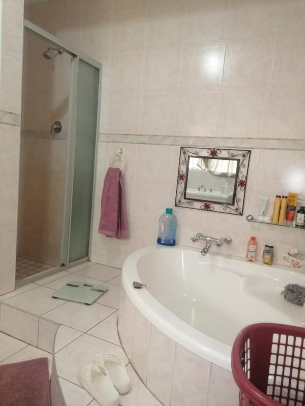 4 Bedroom Property for Sale in Florauna Gauteng