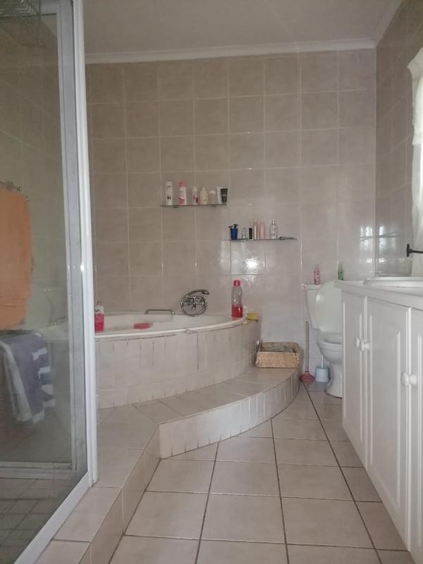 4 Bedroom Property for Sale in Florauna Gauteng