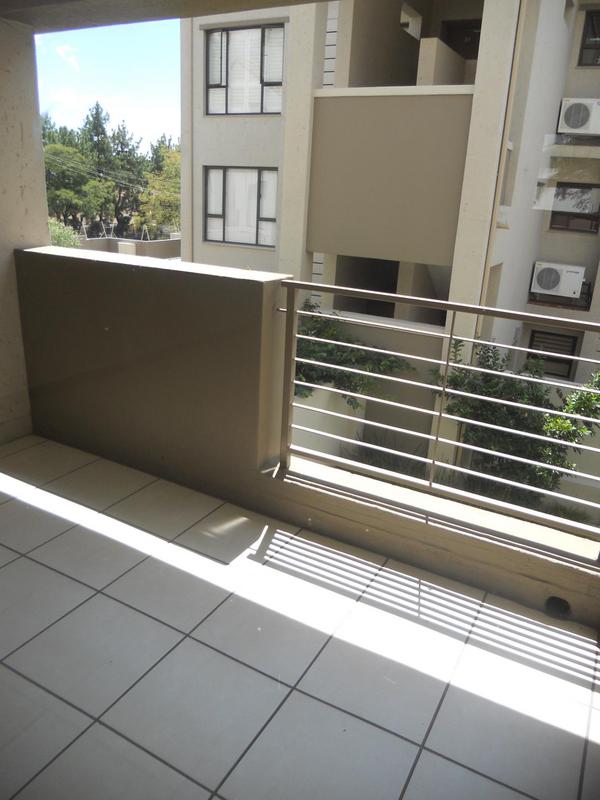 To Let 1 Bedroom Property for Rent in Bryanston Gauteng