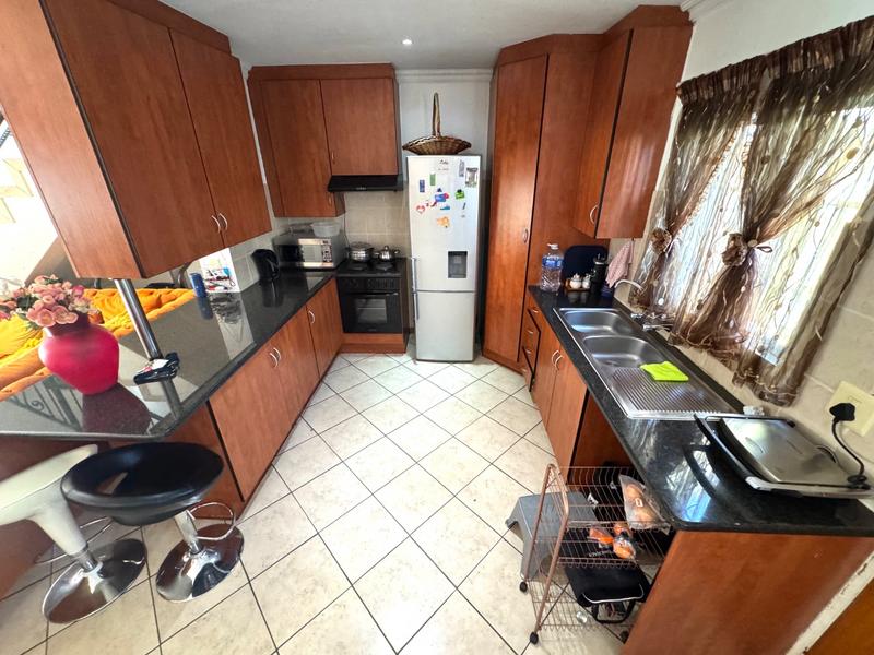 2 Bedroom Property for Sale in Annlin Gauteng