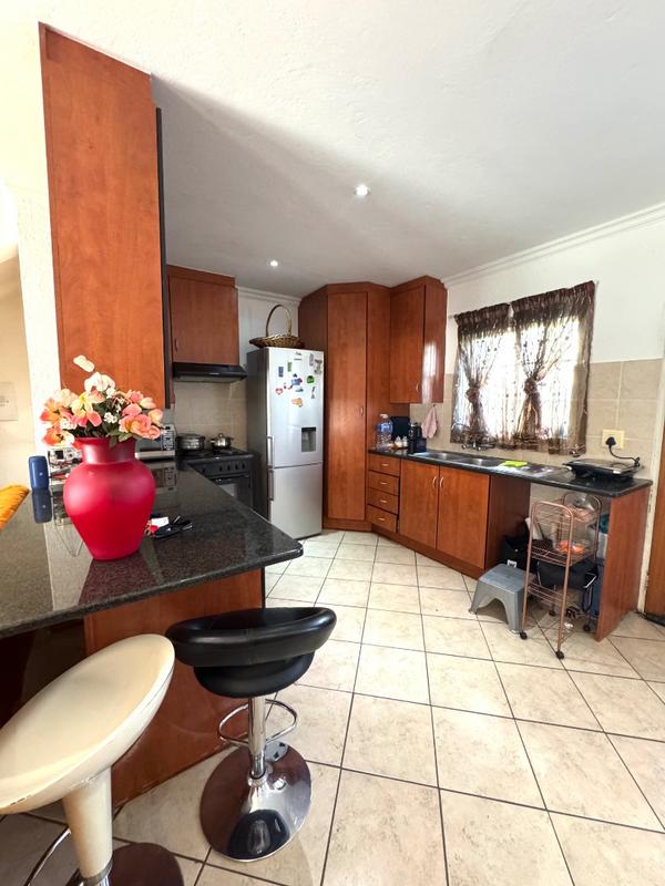 2 Bedroom Property for Sale in Annlin Gauteng