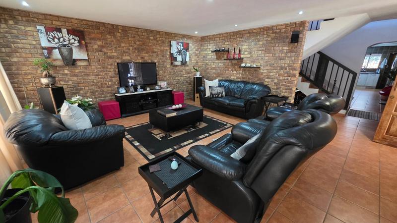 4 Bedroom Property for Sale in Doornpoort Gauteng