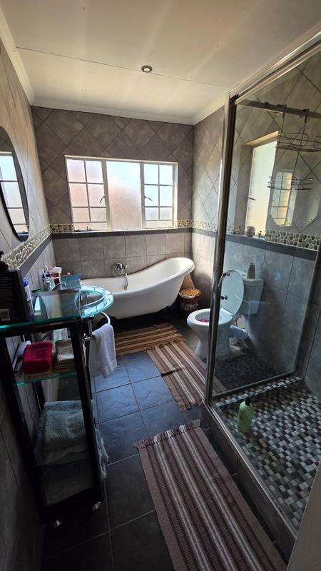 4 Bedroom Property for Sale in Doornpoort Gauteng