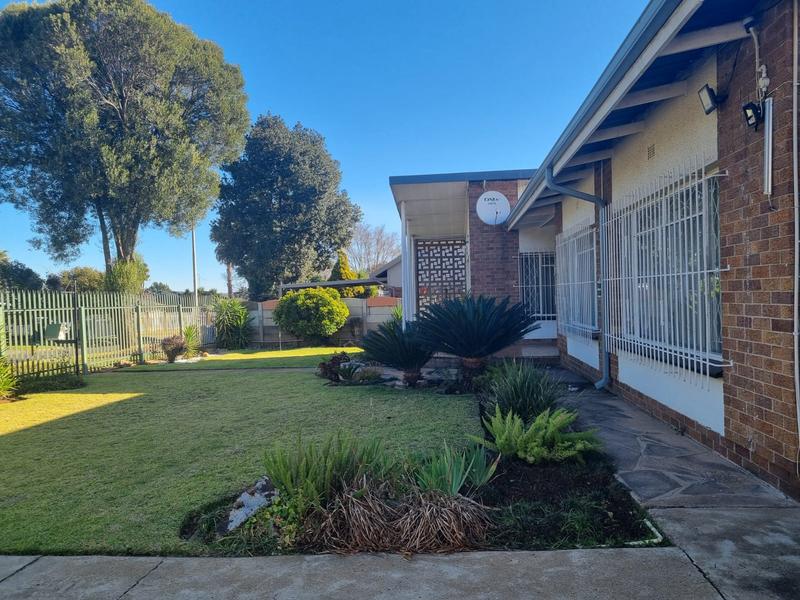 4 Bedroom Property for Sale in Florentia Gauteng