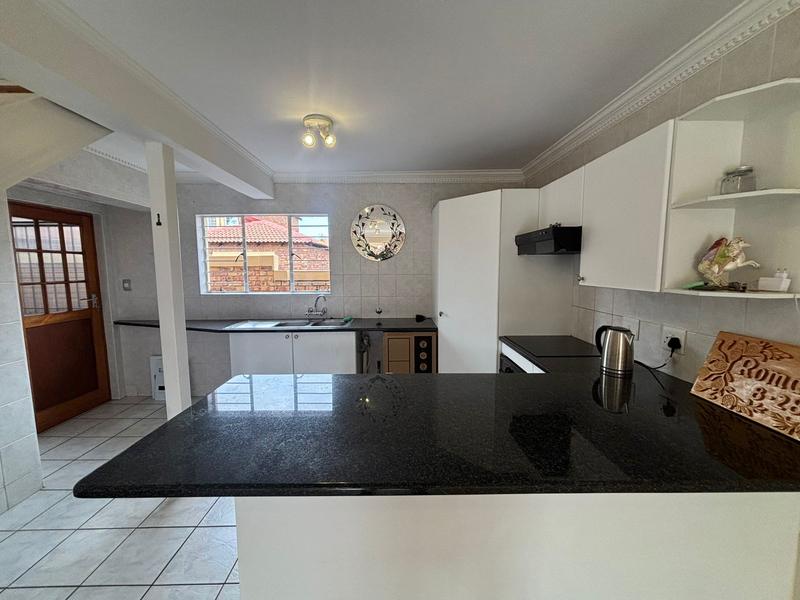 4 Bedroom Property for Sale in Allens Nek Gauteng