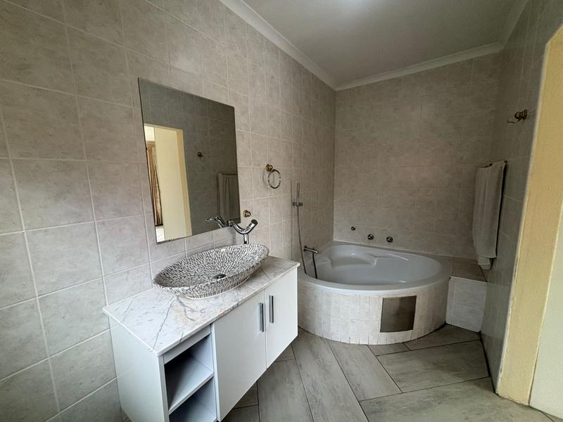 4 Bedroom Property for Sale in Allens Nek Gauteng