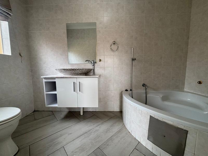 4 Bedroom Property for Sale in Allens Nek Gauteng