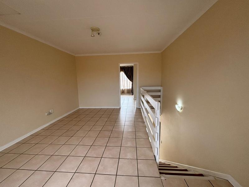 4 Bedroom Property for Sale in Allens Nek Gauteng