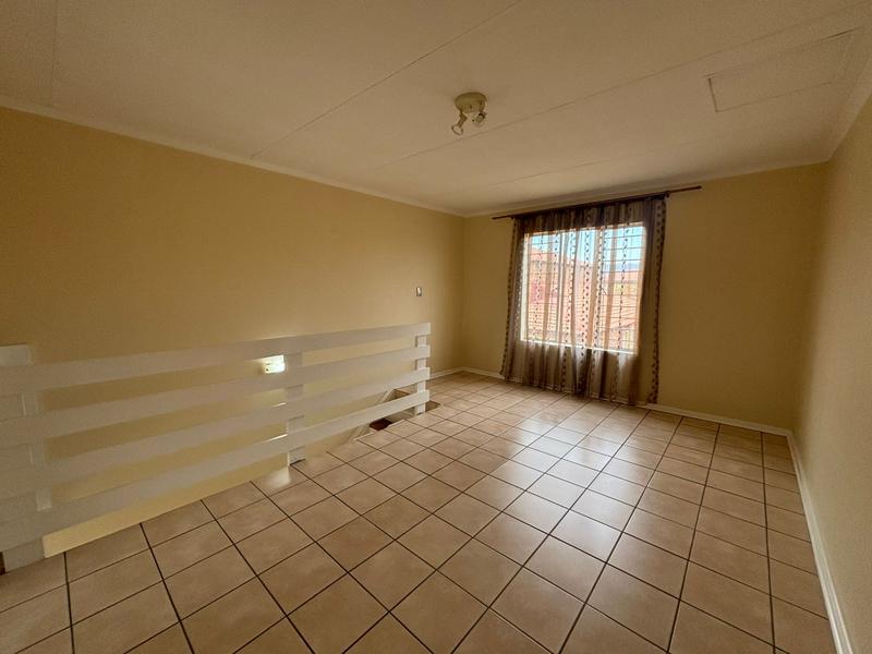 4 Bedroom Property for Sale in Allens Nek Gauteng