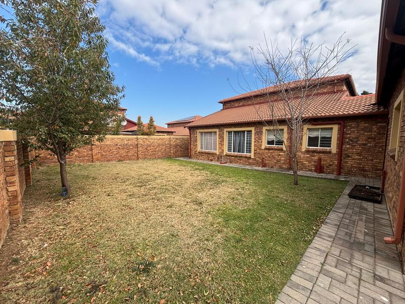 4 Bedroom Property for Sale in Allens Nek Gauteng