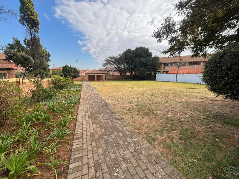 4 Bedroom Property for Sale in Allens Nek Gauteng