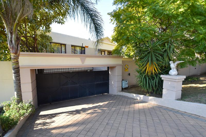 6 Bedroom Property for Sale in Hurlingham Gauteng