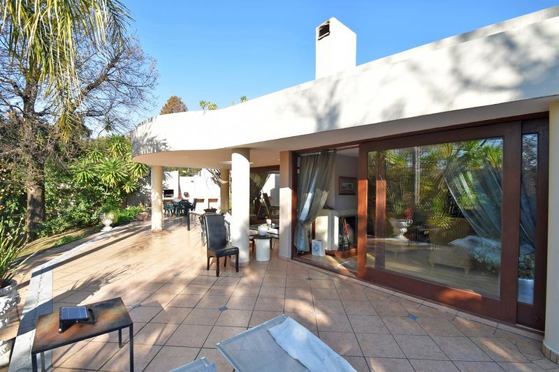 6 Bedroom Property for Sale in Hurlingham Gauteng