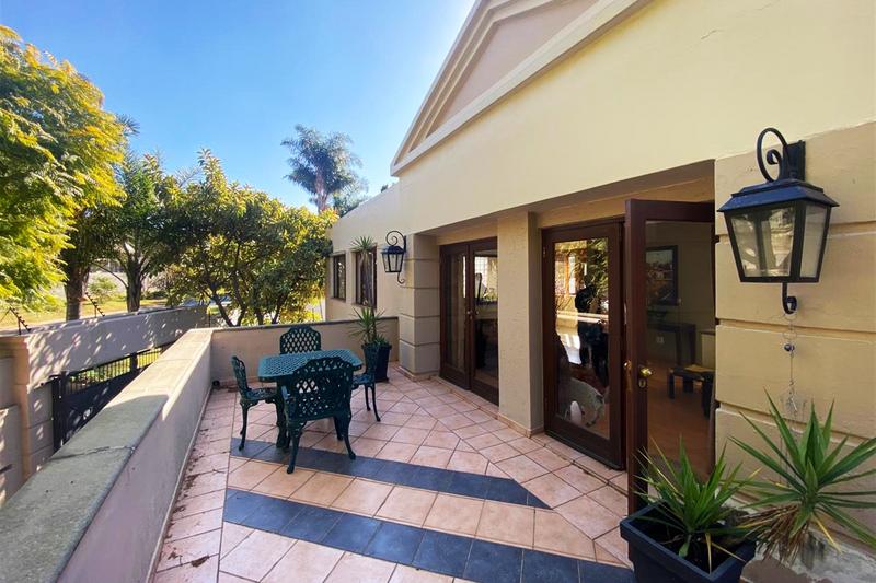6 Bedroom Property for Sale in Hurlingham Gauteng