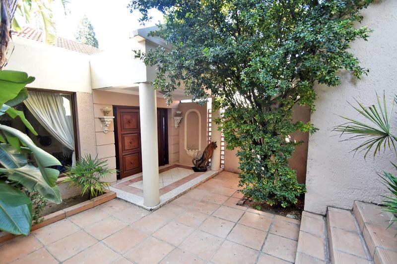 6 Bedroom Property for Sale in Hurlingham Gauteng